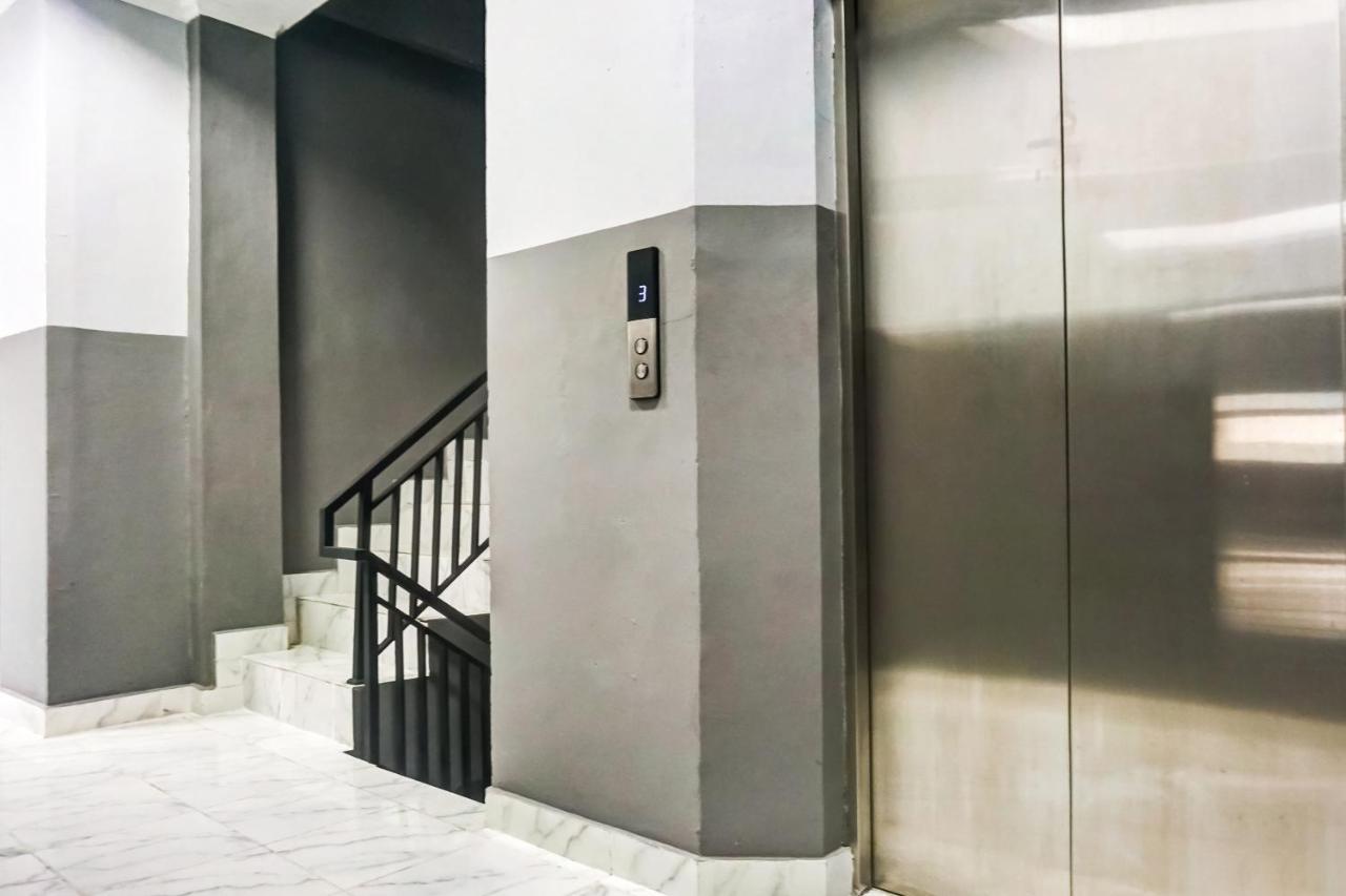 Collection O 91131 New V1 Hotel Jakarta Exterior foto